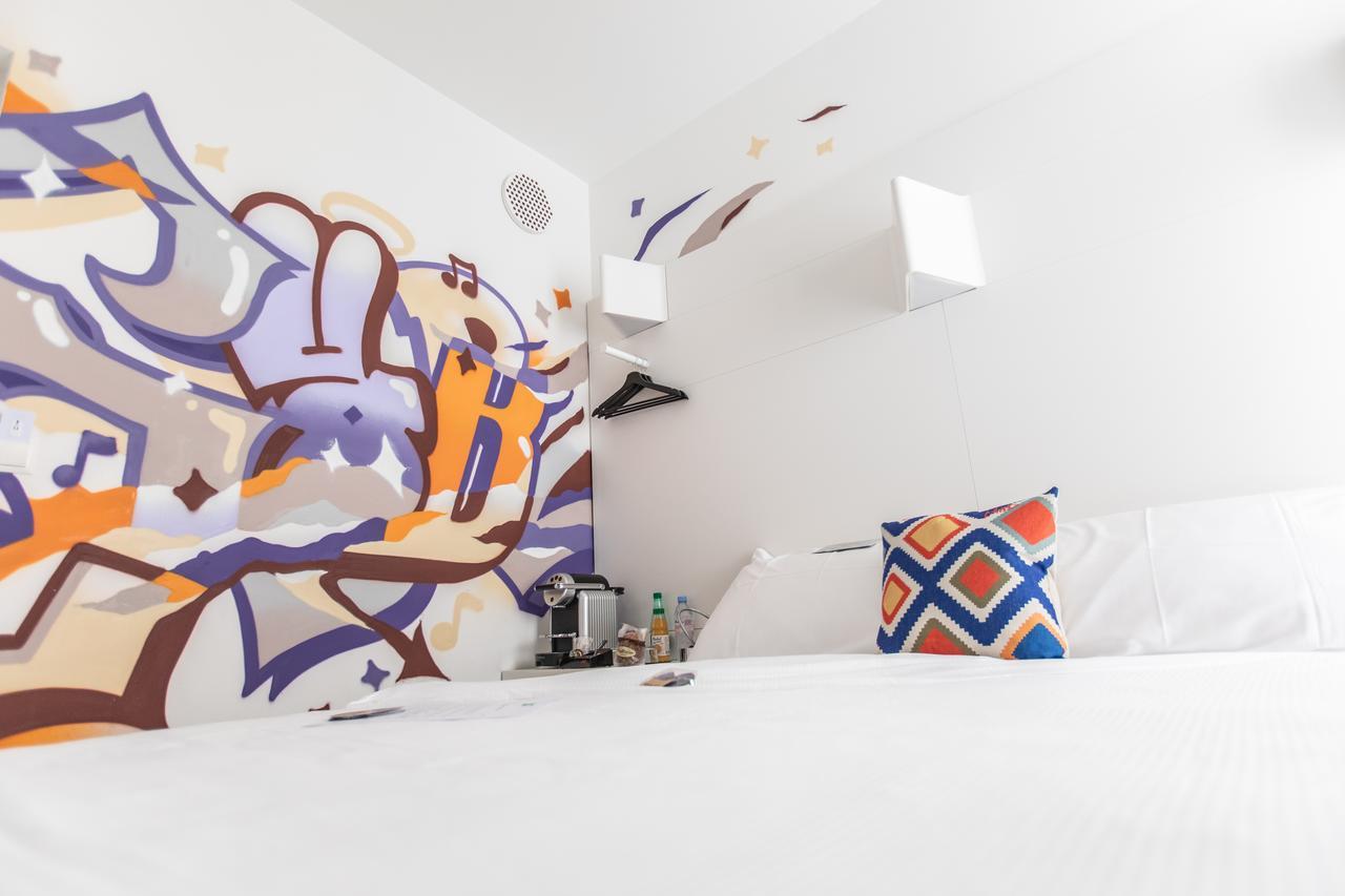 Ibis Styles Lausanne Center Madhouse Екстер'єр фото